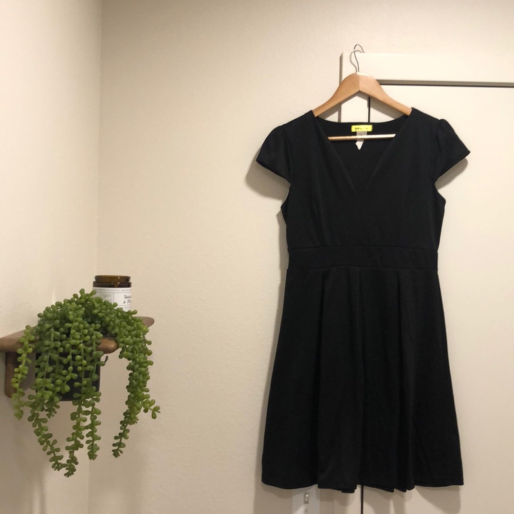 Meet Me At the Punch Bowl Dress in Noir in L